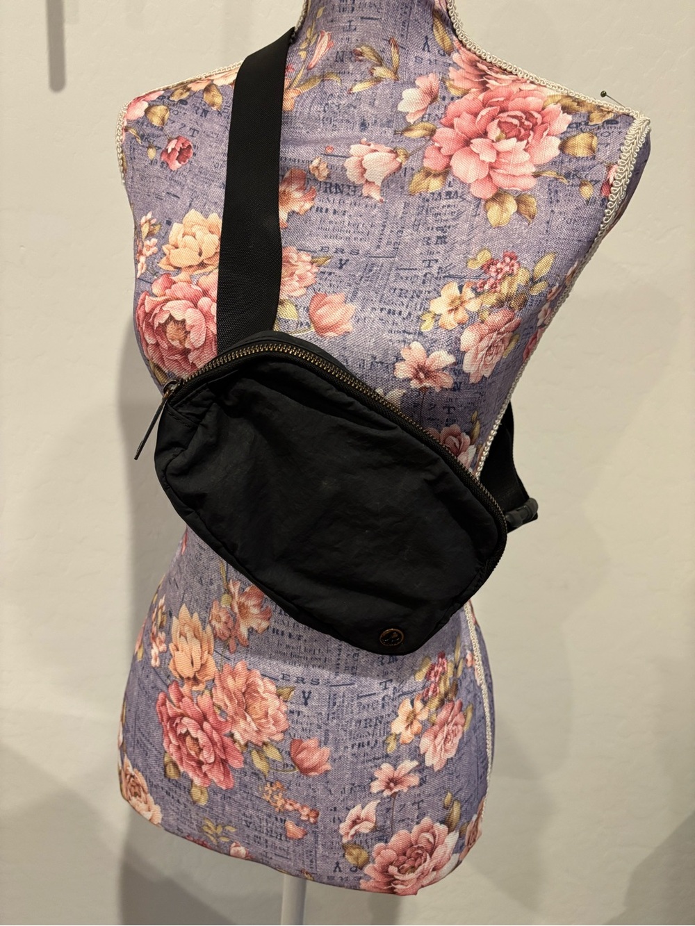 Lululemon Everywhere Black Crossbody Belt Bag